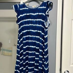 Blue and white boutique dress fits like a medium maxi dress with pockets